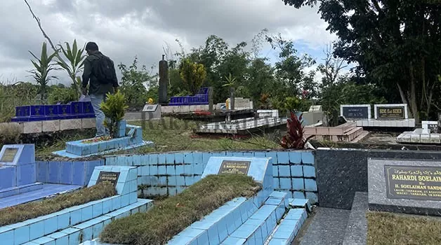 DIDUGA BERSENGKETA: Ada 52 makam di Pemakaman Umum Islam Kelurahan Pamusian masuk dalam lahan yang diduga sengketa.