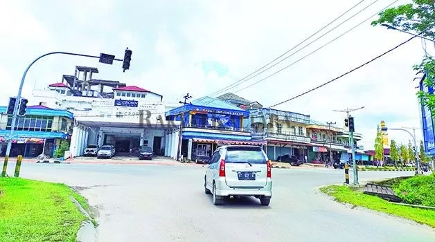 TUNGGU ANGGARAN PERUBAHAN: Traffic light di pertigaan Jalan Jeruk Tanjung Selor sudah lama tidak menyala dan dapat membahayakan pengendara karena rawan laka lantas.