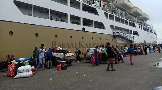 SOSIALISASIKAN ATURAN: Setiap penumpang dari luar negeri melalui Pelabuhan Malundung Tarakan mendapatkan fasilitas pembebasan atas barang bawaan pribadi.