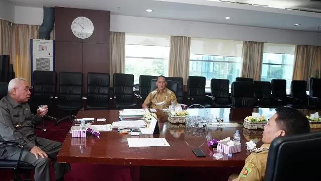 Gubernur dan Wakil Wali Kota Samarinda, Rusmadi.