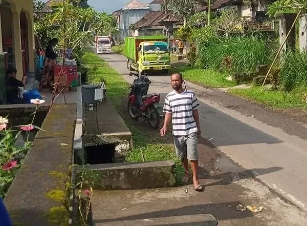 Truk Pasir Pakai Jalan Alternatif Warga Rendang Karangasem Protes Radar Bali 3966