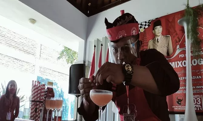 Sulit Bikin Cocktail Berbahan Arak Ini Kata Bartender Jebolan