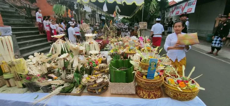 Uniknya Upacara Ngusaba Desa, Desa Adat Banyuning,Khas Nyepi Desa ...