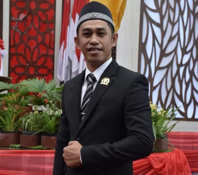 Sosok Pahlawan Masa Kini, Menurut Kacamata Robi Anggota DPRD Kotabaru ...