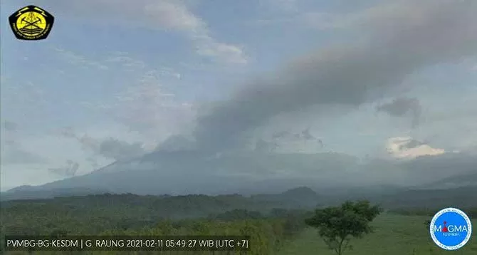 Gunung Raung Semburkan Abu Vulkanik Setinggi 2 Km - Radar Banyuwangi