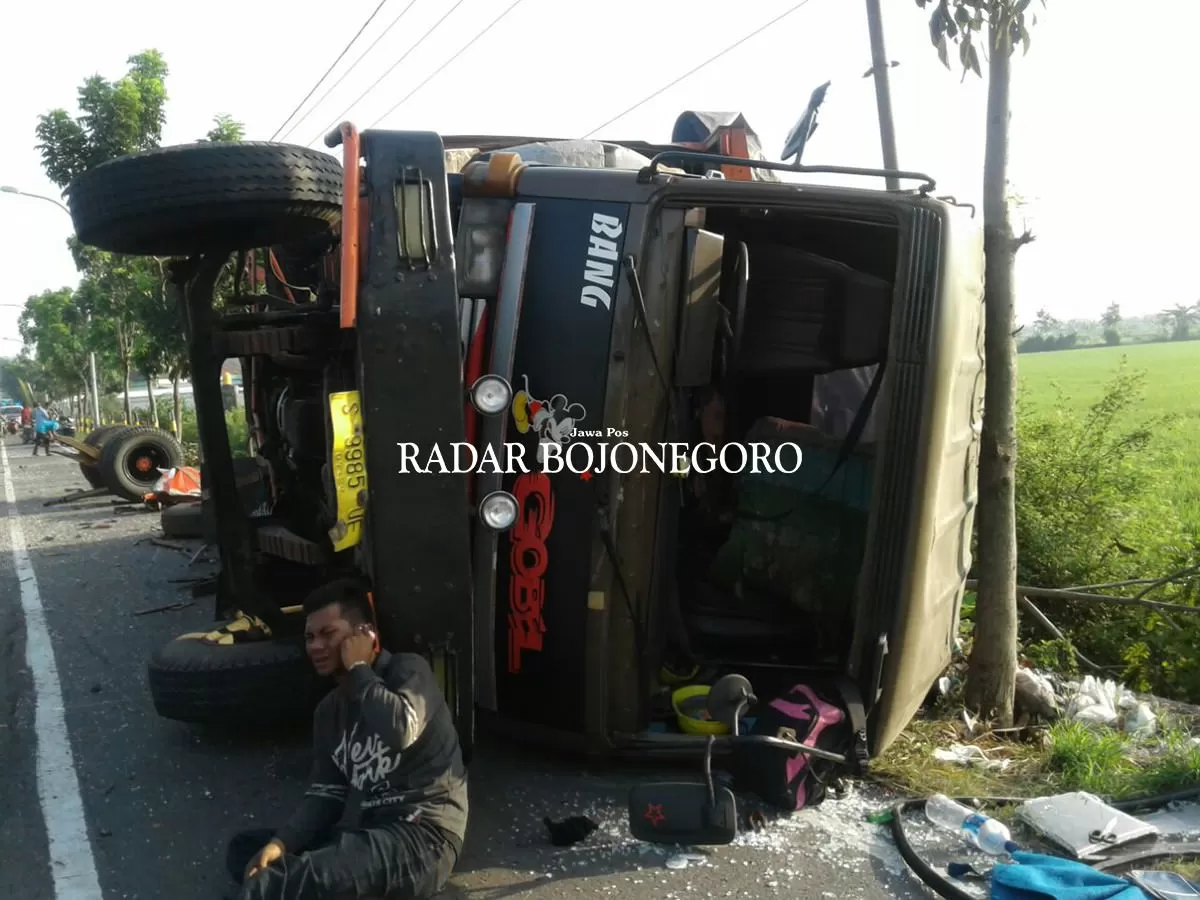 20 Jam, Dua Nyawa Melayang - Radar Bojonegoro