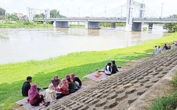 Taman Brantas Kediri Tutup, Dermaga Ramai - Radar Kediri