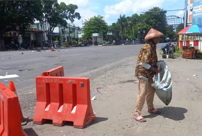 Demo Ribuan Nelayan Rembang Soal Tarif Pnbp Rampung Jalan Pantura Kembali Lancar Radar Kudus 