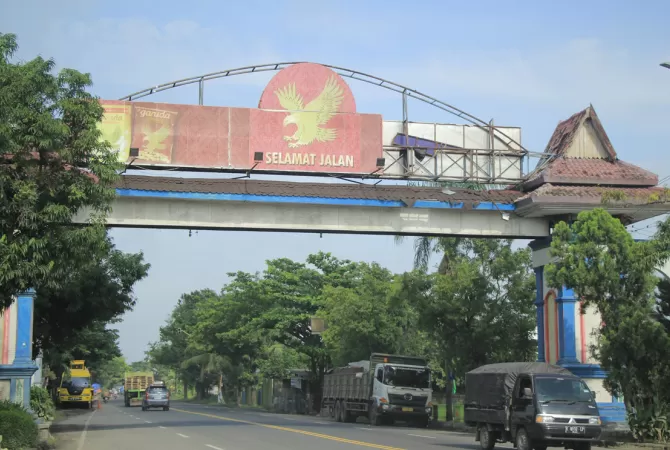 Pantura Rembang-Pati Mulai Lancar, Mobil Pribadi Tetap Pilih Jalur ...