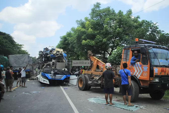 Fakta Baru! Bus Wiji Sempat Ngeblong Sejumlah Kendaraan Hingga Adu ...