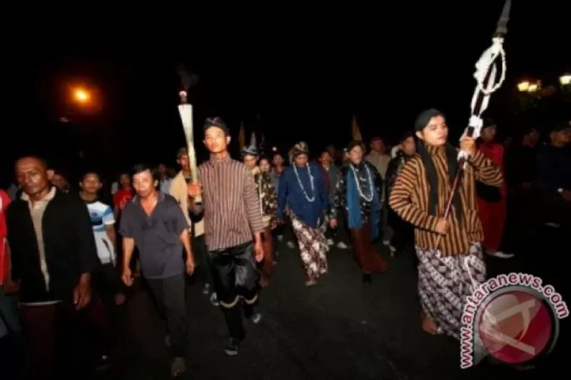 Keraton Yogyakarta Tiadakan Lampah Budaya Mubeng Beteng - Radar Mojokerto