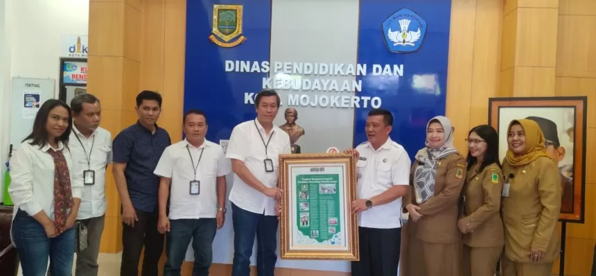 JPRM Anugerahi Penghargaan Inovasi OPD Dikbud Kota Mojokerto - Radar ...