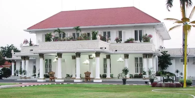 Gedung Negara Grahadi, Sisa Peninggalan Kolonial Belanda - Radar Surabaya