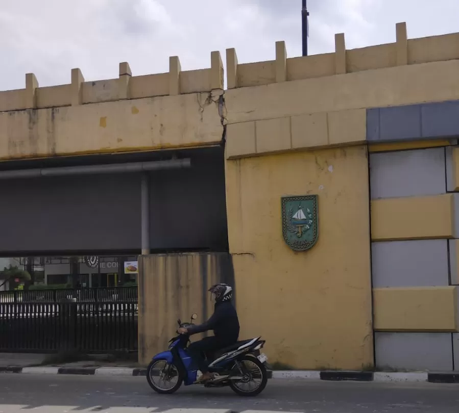 Heboh Flyover Simpang Harapan Raya Rusak, Ini Penjelasan Dinas PUPR ...