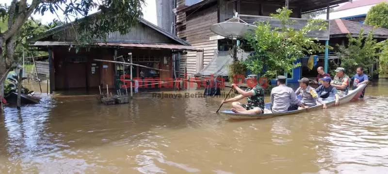 Tiga Hari Warga Bermalam Di Jalan Sapos 6259