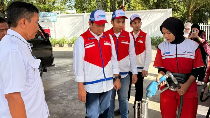 PT Pertamina Patra Niaga Regional Sumatera Bagian Utara (Sumbagut) menggandeng Pemerintah Kota (Pemko) Banda Aceh melalui Unit Pelaksana Teknis Daerah (UPTD) Metrologi Legal melakukan pengawasan terpadu di sejumlah SPBU dan pangkalan LPG tiga kilogram. (Dok. PPN Sumbagut)