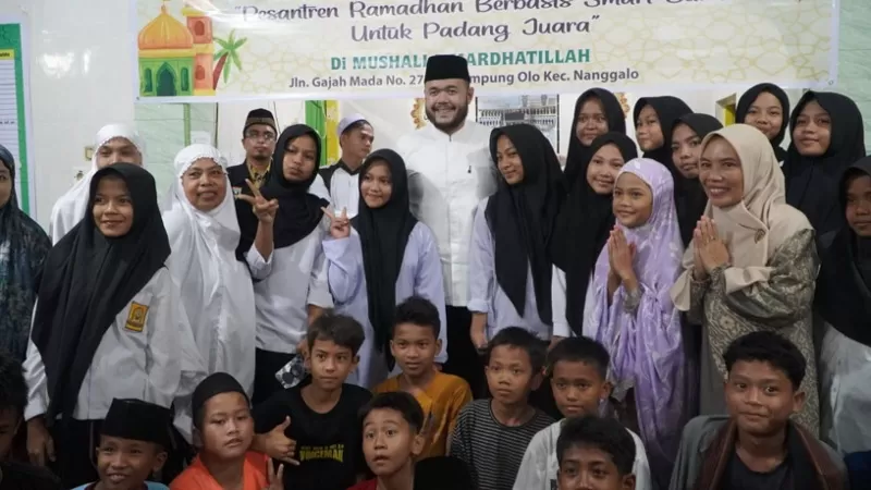 Pemerintah Kota (Pemko) Padang menggagas program Remaja Masjid Reborn untuk pembinaan dan arah positif generasi muda yang juga terintegrasi dengan program Smart Surau. (Dok. Prokopim)