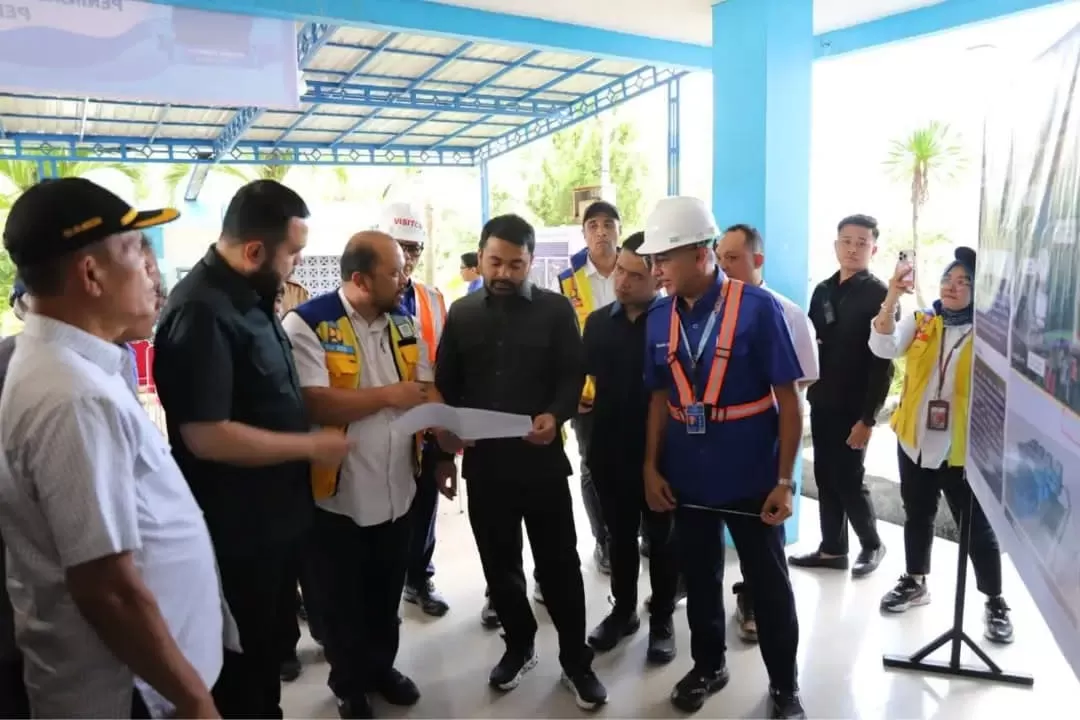 Fadly Amran tinjau SPAM Taban 3 di Padang berkapasitas 200 liter/detik untuk percepat pemulihan layanan air bersih pascabencana.