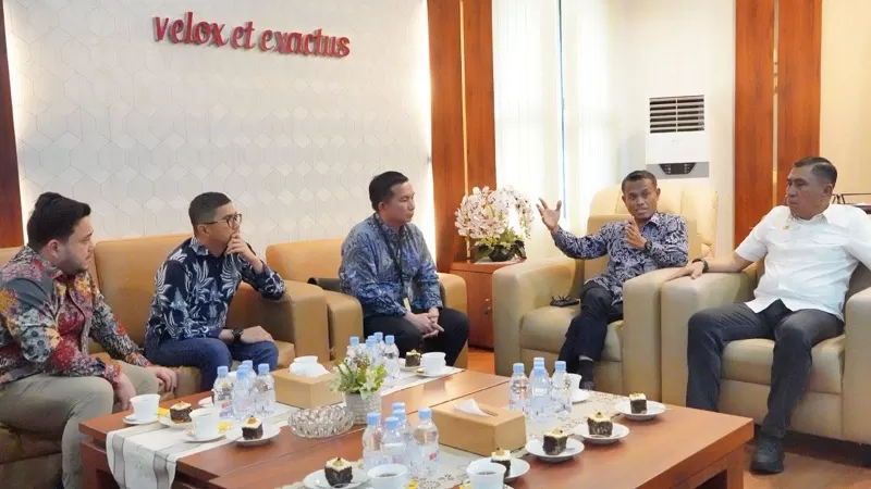 Pertamina Patra Niaga Regional Sumbagut melakukan kunjungan kerja ke BIN Sumatera Utara (Sumut) untuk memperkuat sinergi dalam pengawasan dan menjaga kelancaran distribusi energi, khususnya BBM dan LPG subsidi. (Dok. PPN Sumbagut)