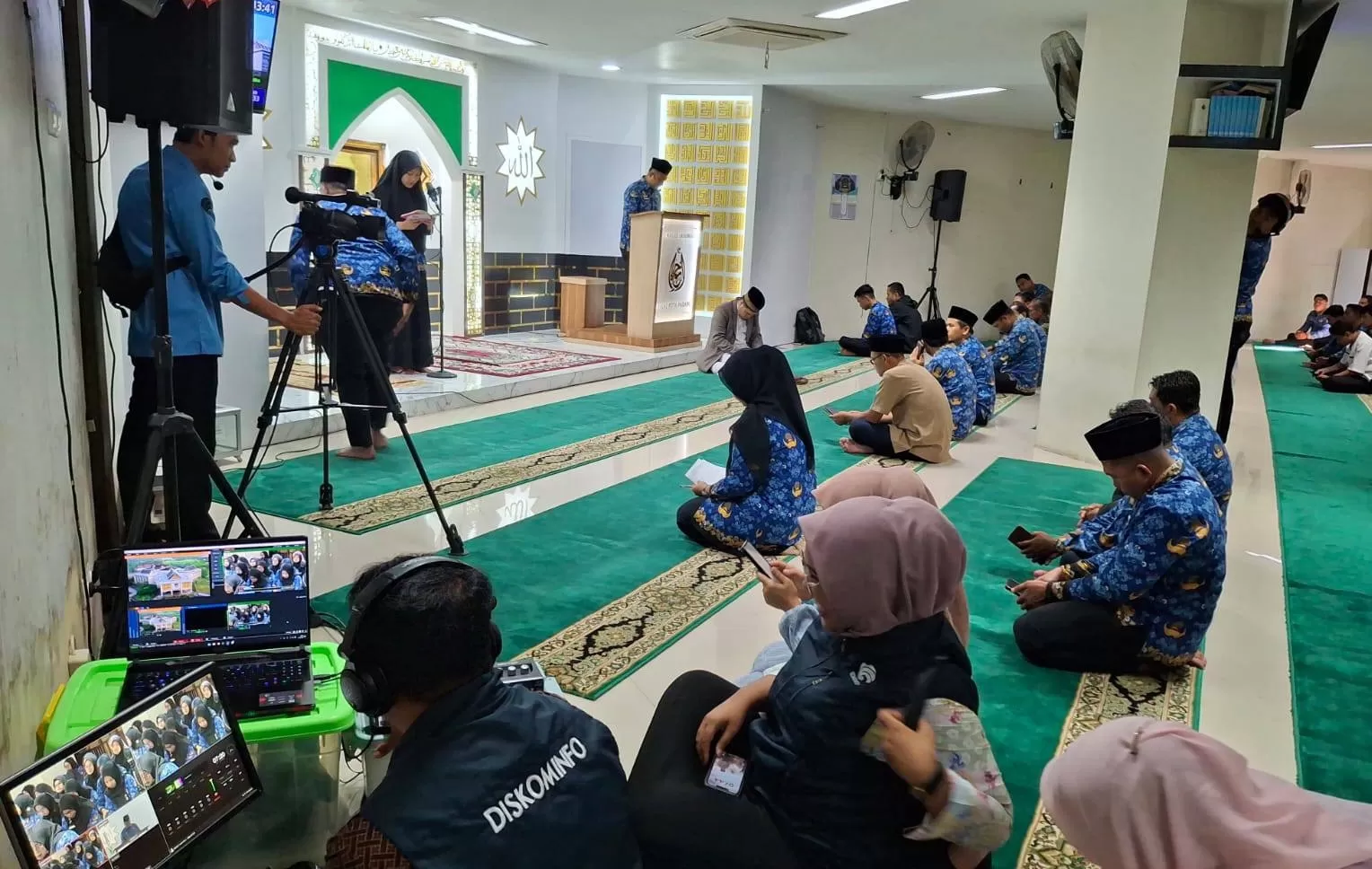 Sosialisasi Padang Rancak Award 2026 dilakukan ASN Pemko Padang di lingkungan masjid dengan melibatkan tokoh masyarakat, RT, dan RW. (Foto: Humas Pemko Padang)