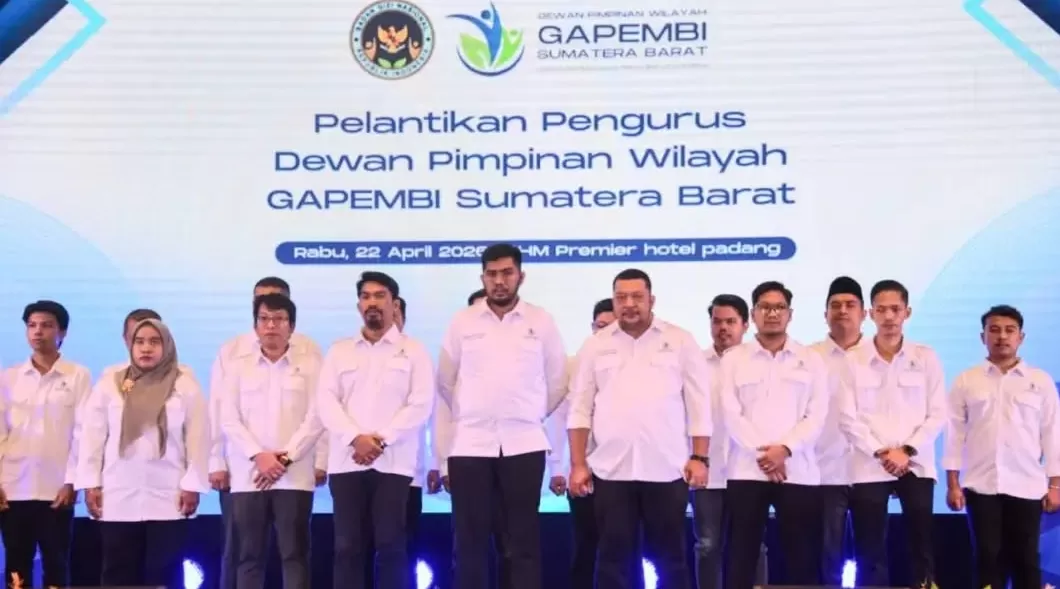 GAPEMBI Sumbar resmi dilantik. Pemprov dorong percepatan dapur SPPG dan dukungan pelaku usaha untuk sukseskan program MBG nasional. (humas)