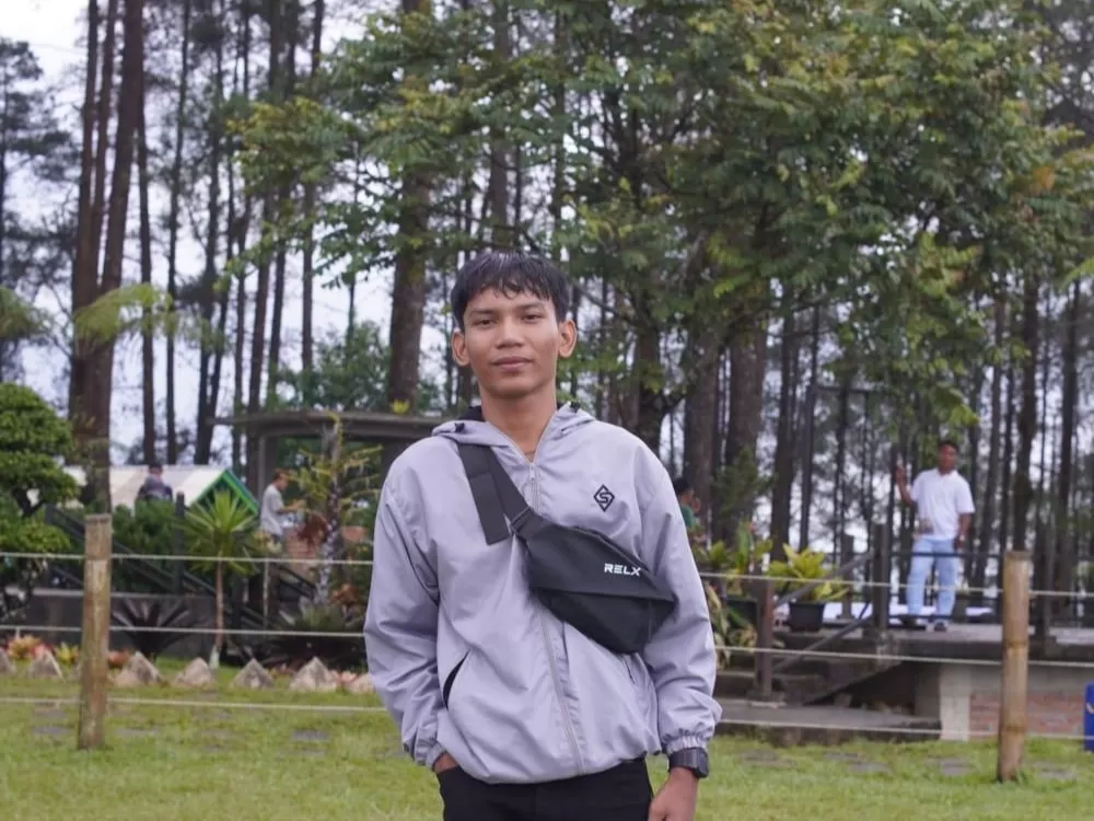 Yoga Pratama dari Koto Lua lolos kerja ke Jepang lewat program Semen Padang dan FPM Koto Lua. Model dana bergulir dorong pemberdayaan berkelanjutan.