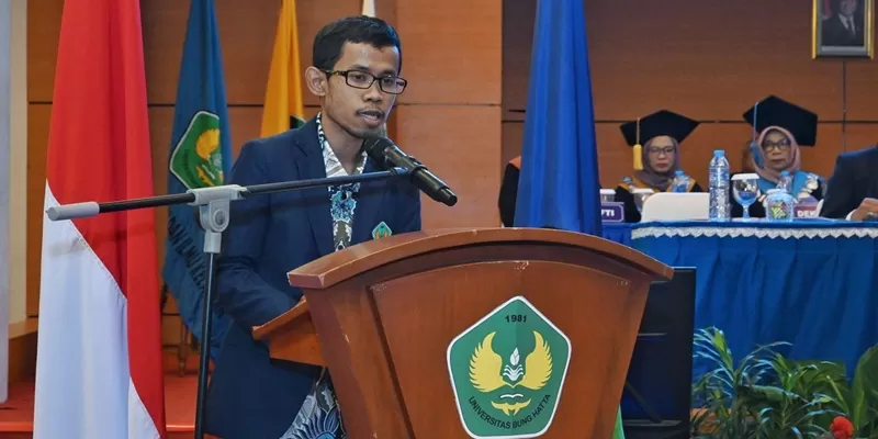 Orasi ilmiah itu disampaikan oleh Ulung Muhammad Sutopo, ST., M.Eng., Ph.D, dosen Program Studi Teknik Kimia, Fakultas Teknologi Industri Universitas Bung Hatta. (Foto: UBH)