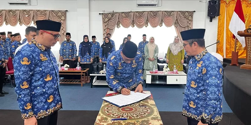 Pelantikan Ketua Korps Pegawai Republik Indonesia (Korpri) Kabupaten Pasaman Barat untuk masa bakti 2023-2028. (Foto: Facebook Dinas Kominfo Pasaman Barat)