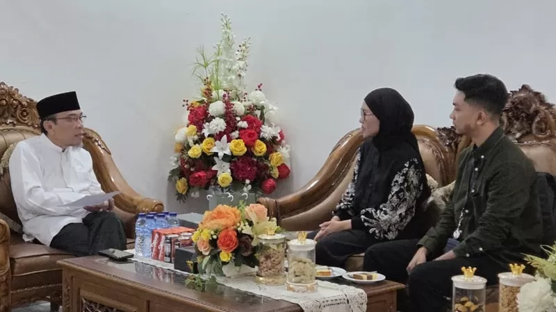 Wakil Wali Kota (Wawako) Padang, Maigus Nasir melakukan audiensi bersama perwakilan PT Paragon Technology and Innovation melalui brand Kahf terkait pelaksanaan event lari 5 kilometer “Kahf Own the Way Run 2026” yang akan digelar di Kota Padang pada 1 Juni 2026. (Dok. Prokopim)