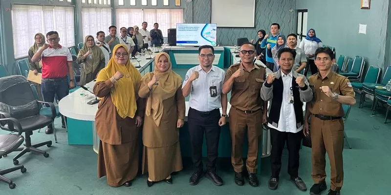  Pemerintah Kabupaten Pasaman Barat menggandeng 17 perusahaan kelapa sawit guna mempercepat pencapaian Universal Health Coverage (UHC) melalui program donasi iuran Jaminan Kesehatan Nasional (JKN) bagi masyarakat kurang mampu. (Foto: Pemkab Pasbar)
