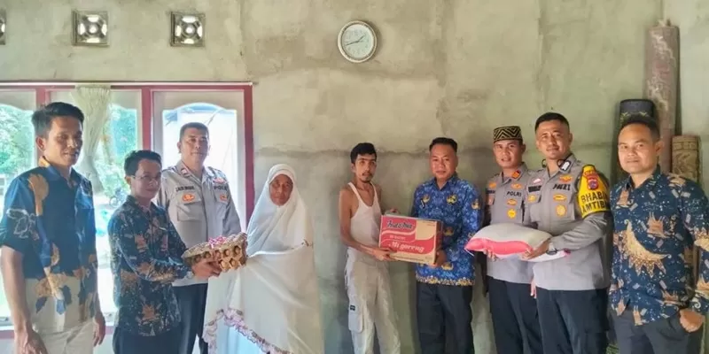 Kunjungan ke tempat Rusdi Asmi (30), pemuda disabilitas asal Padang Gantiang, Nagari Lubuk Malako, Kecamatan Sangir Jujuan, Kabupaten Solok Selatan,. (Foto: Pemkab Solsel)