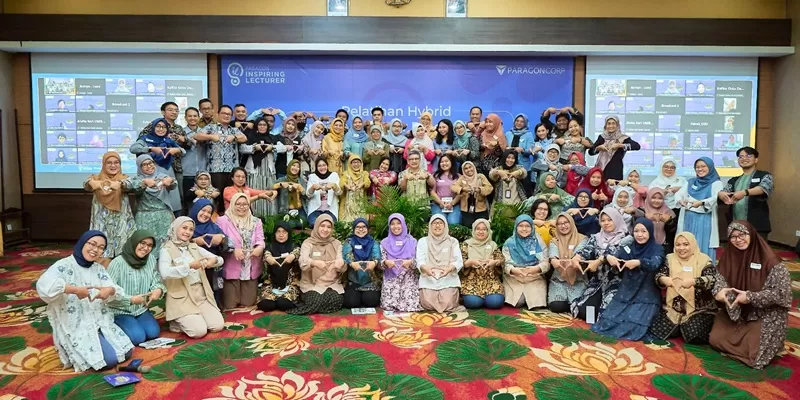 Dalam rangka memperingati Hari Pendidikan Nasional, ParagonCorp kembali membuka pendaftaran Inspiring Lecturer Program (ILP) 2026. Program ini dapat diikuti oleh dosen dari seluruh Indonesia mulai 2 Mei hingga 1 Juni 2026. (Foto: Paragon)