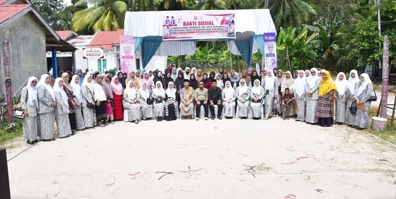 Perayaan Hari Raya Idul Adha 1447 Hijriah dimanfaatkan Ikatan Bidan Indonesia (IBI) Kota Pariaman bersama Dinas Kesehatan Kota Pariaman untuk menggelar kegiatan bakti sosial bagi ibu hamil di daerah tersebut. (Foto: Pemko Pariaman)