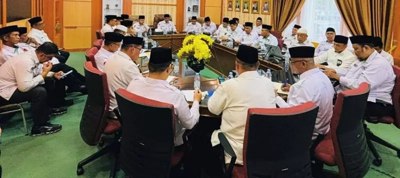  Rapat koordinasi internal yang berlangsung tegas pada Selasa (12/05/26).  (Foto: Kemenag Sumbar)