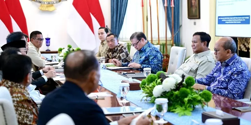 Presiden Prabowo Subianto menerima sejumlah tokoh ekonomi nasional di Kompleks Istana Kepresidenan, Jakarta, Jumat (22/05/2026).  (Foto: Setneg RI)