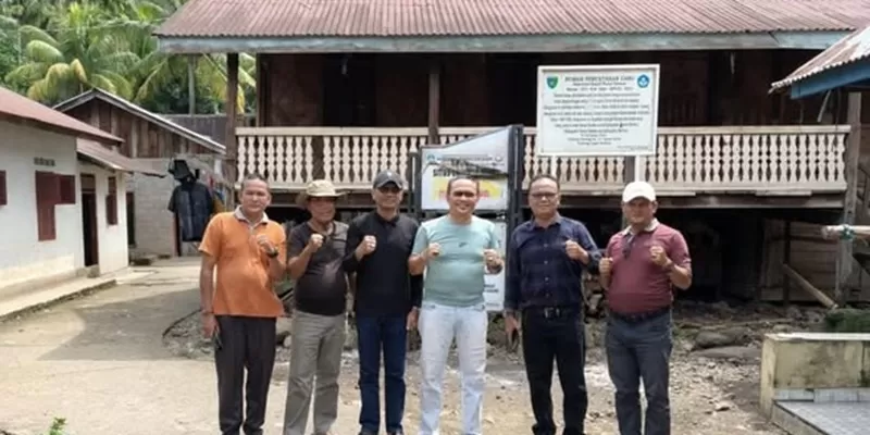Peninjauan langsung ke lokasi oleh Asisten Administrasi Umum Sekretariat Daerah Kabupaten Pesisir Selatan, N. Riswandi, Sabtu (24/5/2026). (Foto: Pemkab Pessel)