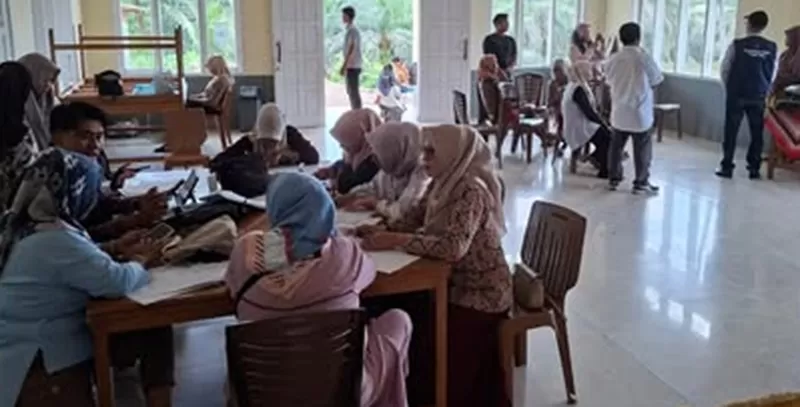 Pemerintah Kabupaten Solok Selatan terus mempercepat penerbitan sertifikasi halal bagi pelaku Usaha Mikro, Kecil, dan Menengah (UMKM) di seluruh wilayah kecamatan hingga nagari. (Foto: Pemkab Solsel)