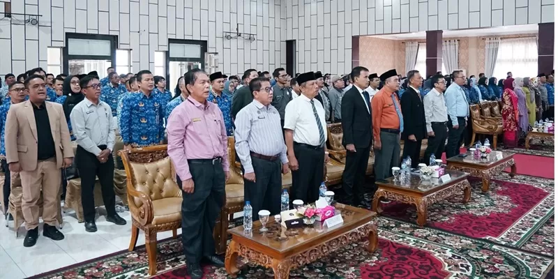 Sosialisasi Peningkatan Prestasi Kabupaten Solok Selatan Melalui Penguatan Kinerja Sumber Daya Manusia yang Inovatif dan Berdaya Saing di Aula Sarantau Sasurambi Kantor Bupati Solok Selatan, Rabu (20/5/2026). (Foto: Pemkab Solsel)