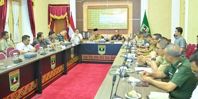  Focus Group Discussion (FGD) bersama Forkopimda Sumbar di Istana Gubernur, Selasa (19/5/2026). (Foto: Pemprov Sumbar)