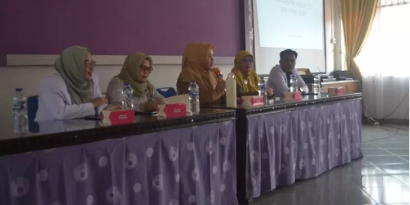 Audit Internal Tuberkulosis (TBC) Tahun 2026 yang digelar Dinas Kesehatan Kabupaten Pesisir Selatan di Aula Lantai 2 RSUD Dr. Muhammad Zein Painan, Senin (11/5/2026). (Foto: Pemkab Pessel)