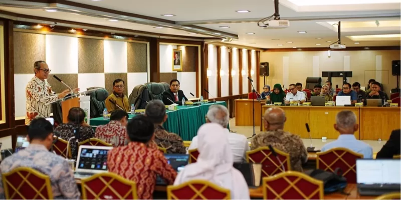 Kick Off Kerja Sama Hibah Badan Nasional Penanggulangan Bencana (BNPB) melalui program SIAP SIAGA–DFAT Australia yang digelar di Ruang Rapat Senat, Rektorat Universitas Andalas, Limau Manis, Rabu (20/5/2026). (Foto: Unand)