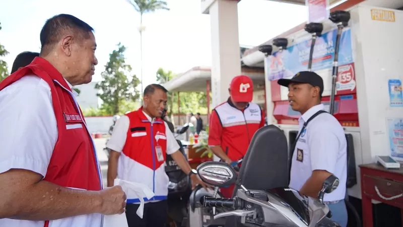 Komisaris Utama Pertamina Patra Niaga, Sabar Yudo Suroso bersama jajaran manajemen meninjau fasilitas energi di Sumatera Barat dalam kegiatan Management Walkthrough pada 1-3 Juni 2026 (Dok. PPN Sumbagut)