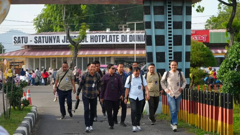 KAI Divre II Sumbar berperan besar dalam upaya pengurangan emisi karbon melalui pengembangan transportasi massal berbasis rel dan pemanfaatan energi hijau. (Dok. KAI)