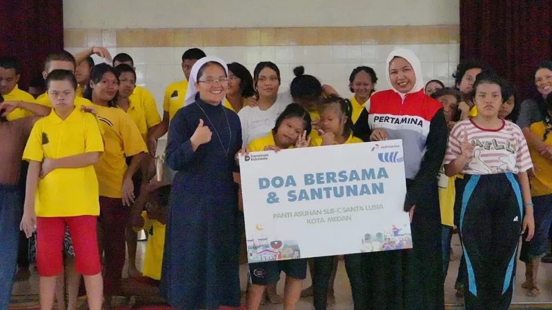 Pertamina Patra Niaga Regional Sumbagut menggelar Program Pertamina Berkah secara serentak di lima provinsi dengan agenda doa bersama dan penyerahan santunan kepada 11 yayasan yang menaungi anak yatim, dhuafa, dan penyandang disabilitas, Jumat (19/6/2026). (Dok. PPN Sumbagut)