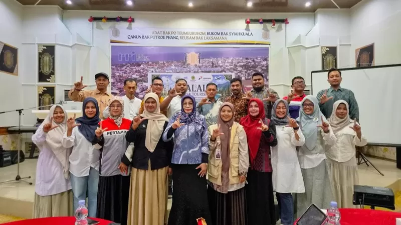 Pertamina Patra Niaga Regional Sumbagut melalui Integrated Terminal Lhokseumawe berkolaborasi dengan GESID Halal Center Lhokseumawe dan RRI Lhokseumawe menggelar Seminar Halal Food & Tourism di Aula RRI Lhokseumawe, Kamis (25/6), sebagai upaya memperkuat daya saing UMKM melalui pengembangan ekosistem halal. (Dok. PPN Sumbagut)