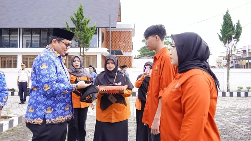 Apel Siaga Sensus Ekonomi 2026 yang digelar Badan Pusat Statistik (BPS) Kabupaten Tanah Datar di halaman Kantor BPS Tanah Datar, Rabu (17/6/2026). (Foto: Pemkab Tanah Datar)