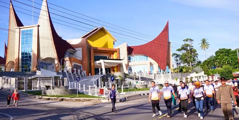 CFD Solok Selatan tidak hanya menjadi ruang bagi masyarakat untuk berolahraga, tetapi juga berkembang menjadi wadah yang memperkuat silaturahmi, menggerakkan UMKM, hingga mendukung sektor pariwisata daerah. (Foto: Pemkab Solsel)