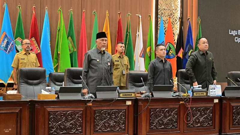 Rapat Paripurna DPRD Sumbar yang berlangsung di Padang, Senin (22/6/2026). (Foto: Pemprov Sumbar)