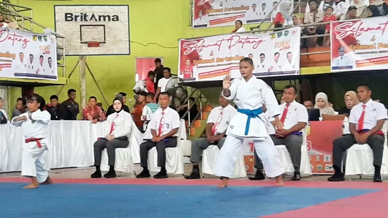  Sebanyak 791 atlet karate dari 17 kabupaten dan kota di Sumatera Barat memadati GOR Tuanku Rao, Lubuk Sikaping, Kabupaten Pasaman, untuk mengikuti Kejuaraan Daerah (Kejurda) Federasi Olahraga Karate-Do Indonesia (FORKI) Sumatera Barat 2026. (Foto: Pemkab Pasaman)
