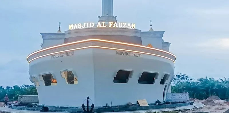 Masjid Al-Fauzan di Nagari Ketaping, Kecamatan Batang Anai, Kabupaten Padang Pariaman, Sabtu (7/6/2026)
